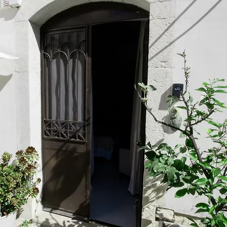 Le Tre Sorelle باري